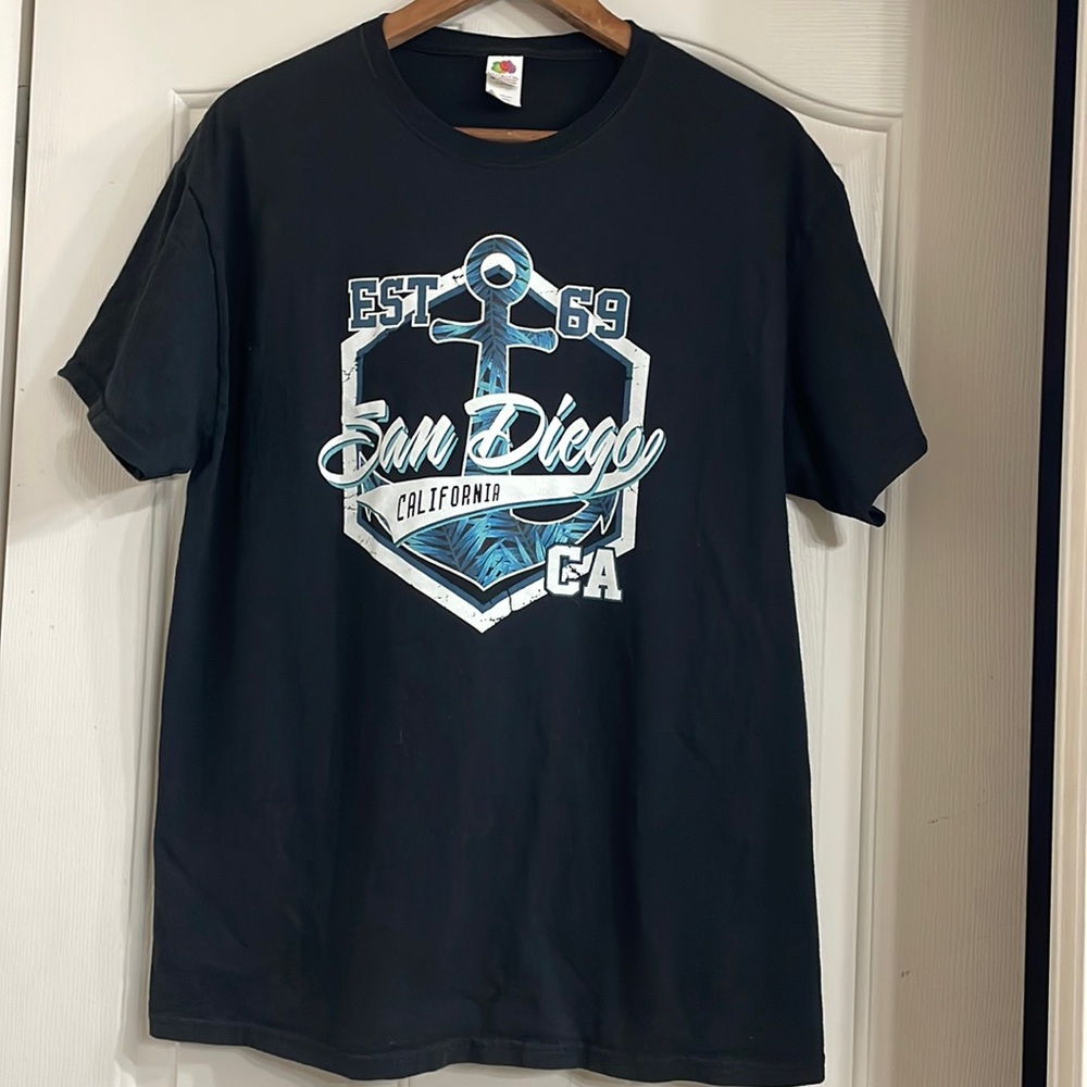 Unisex San Diego Black T-shirt Size Large
